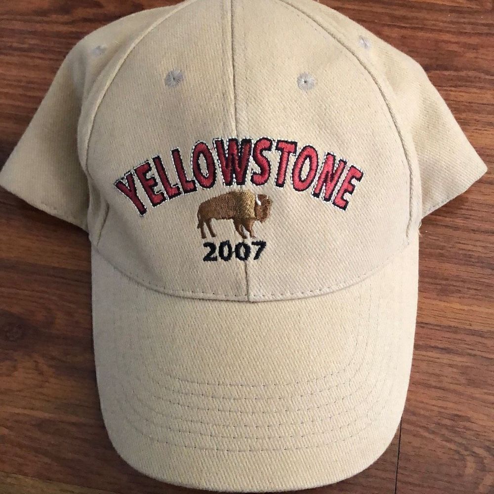 Yellowstone 2007 Embroidered baseball cap beige tan